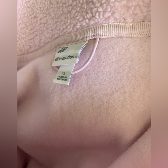 All motion Sweater - Picture 4 of 8